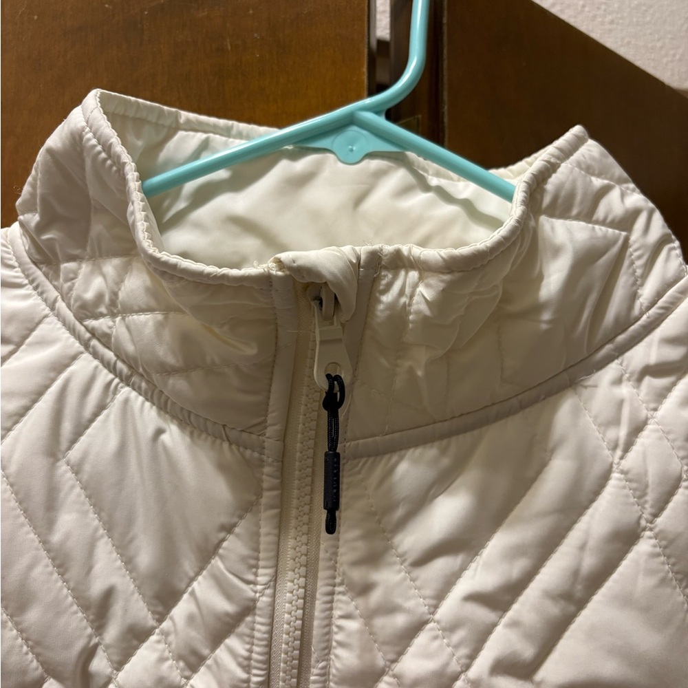 Quilted White Jacket - Picture 3 of 10